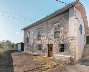 Vista exterior de Casa o xalet en venda en Llanes amb Calefacció, Jardí privat i Terrassa