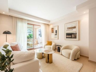 Apartamento con piscina en venta en Nueva Andalucía