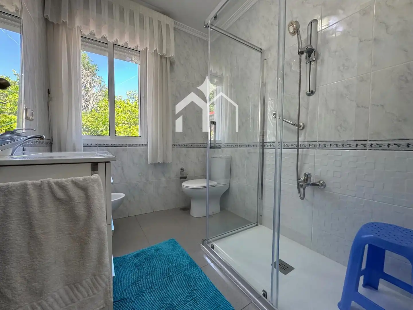 Bathroom of Houses for sale in Moaña  with Heating, Parquet flooring and Terrace