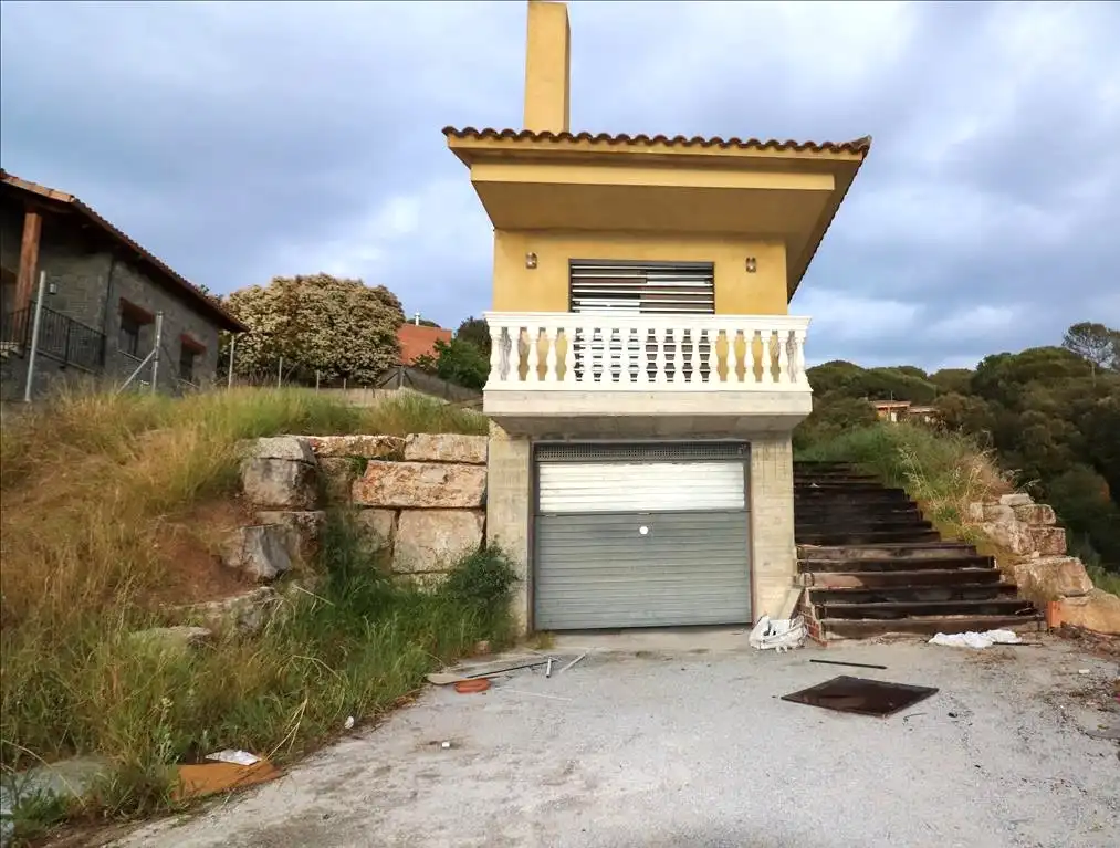 Villa zum Verkauf in Carrer Pla Dela Calma