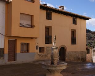 Vista exterior de Casa o xalet en venda en Castellote amb Terrassa i Balcó
