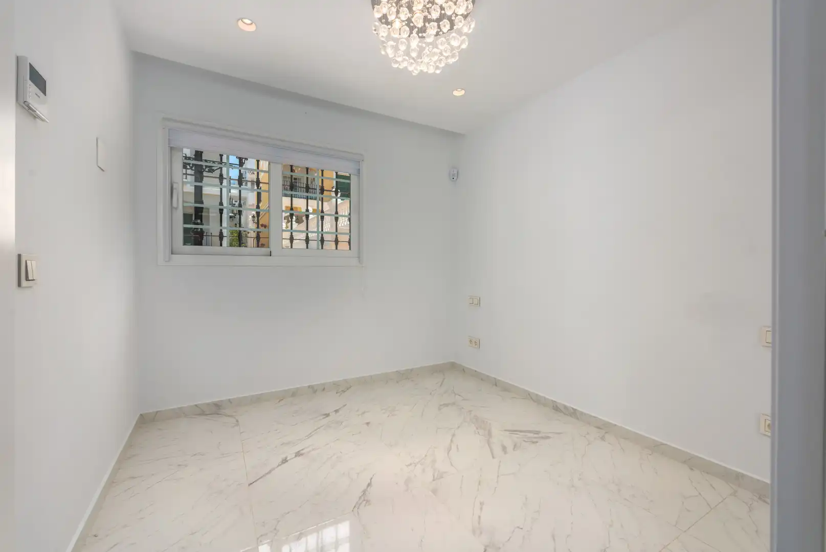 Habitación de Casa adosada en venta en Marbella con Aire acondicionado, Jardín privado y Terraza