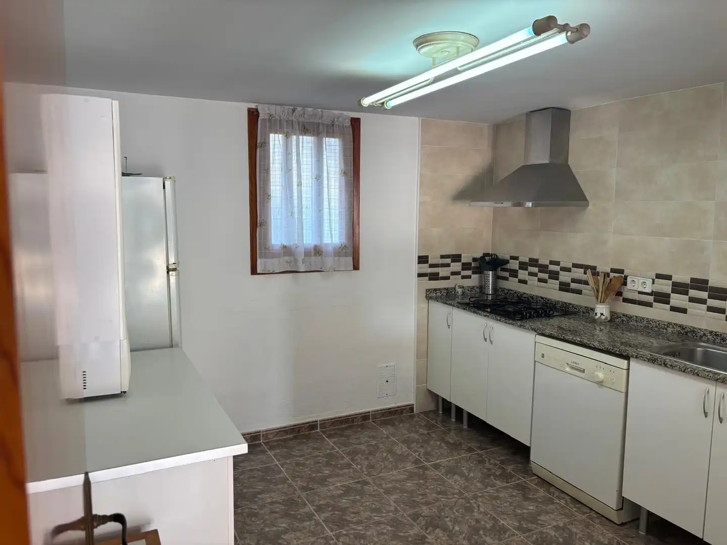 Cocina de Casa o chalet en venta en Deltebre con Aire acondicionado, Calefacción y Jardín privado