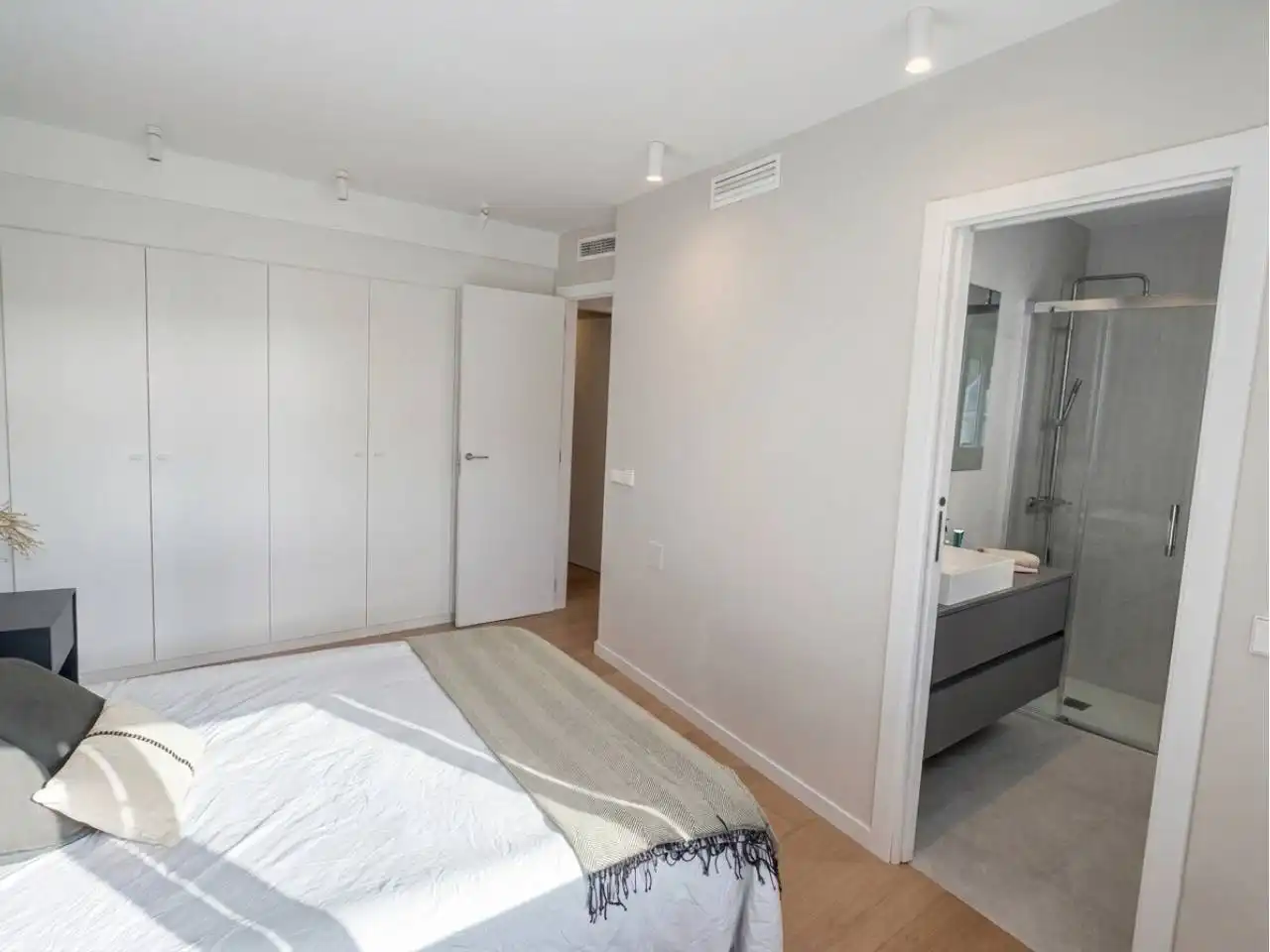 Habitación de Ático en venta en Valencia con Aire acondicionado, Calefacción y Terraza