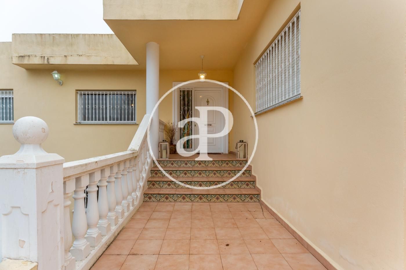 Vista exterior de Casa o xalet en venda en Turís amb Aire condicionat, Jardí privat i Terrassa