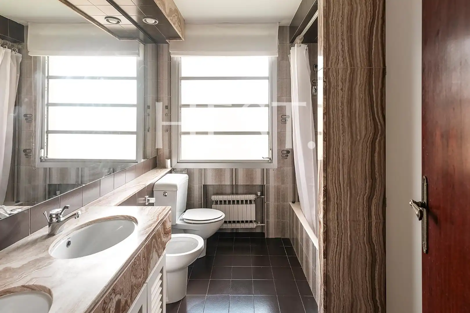 Baño de Piso de alquiler en Barcelona con Calefacción, Jardín privado y Parquet