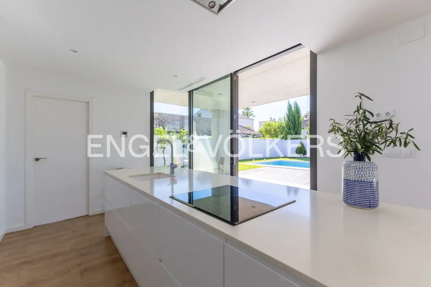 Cocina de Casa o chalet en venta en L'Eliana con Aire acondicionado, Calefacción y Jardín privado