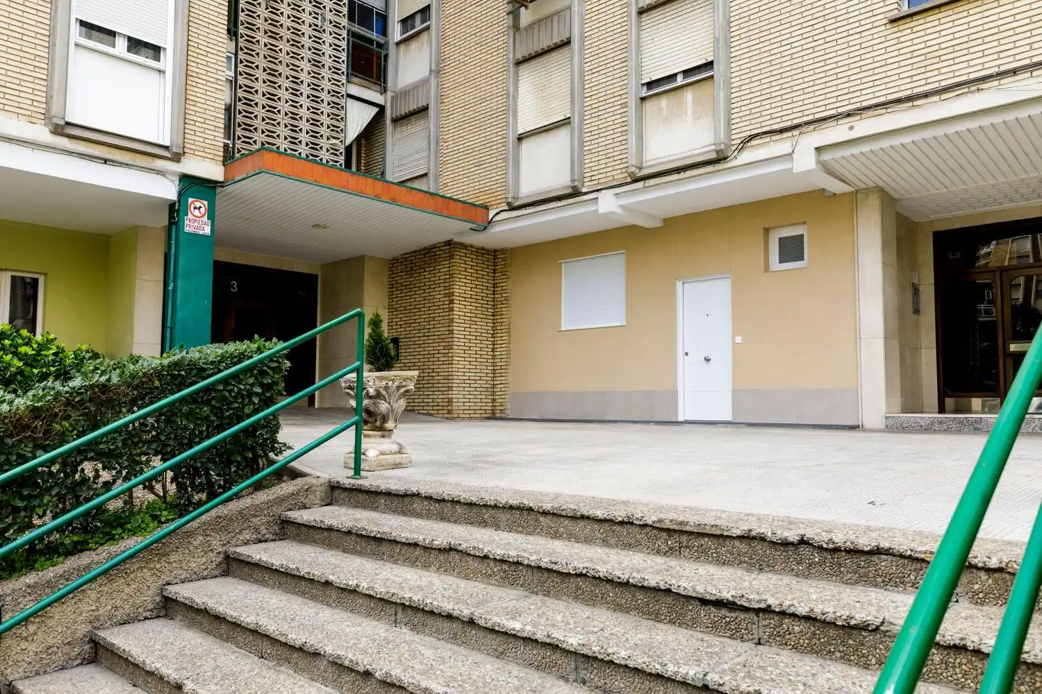 Exterior view of Flat for sale in Zaragoza  with Heating