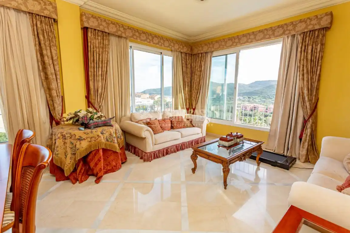 Living room of Houses for sale in Algeciras  with Air Conditioner and Swimming Pool