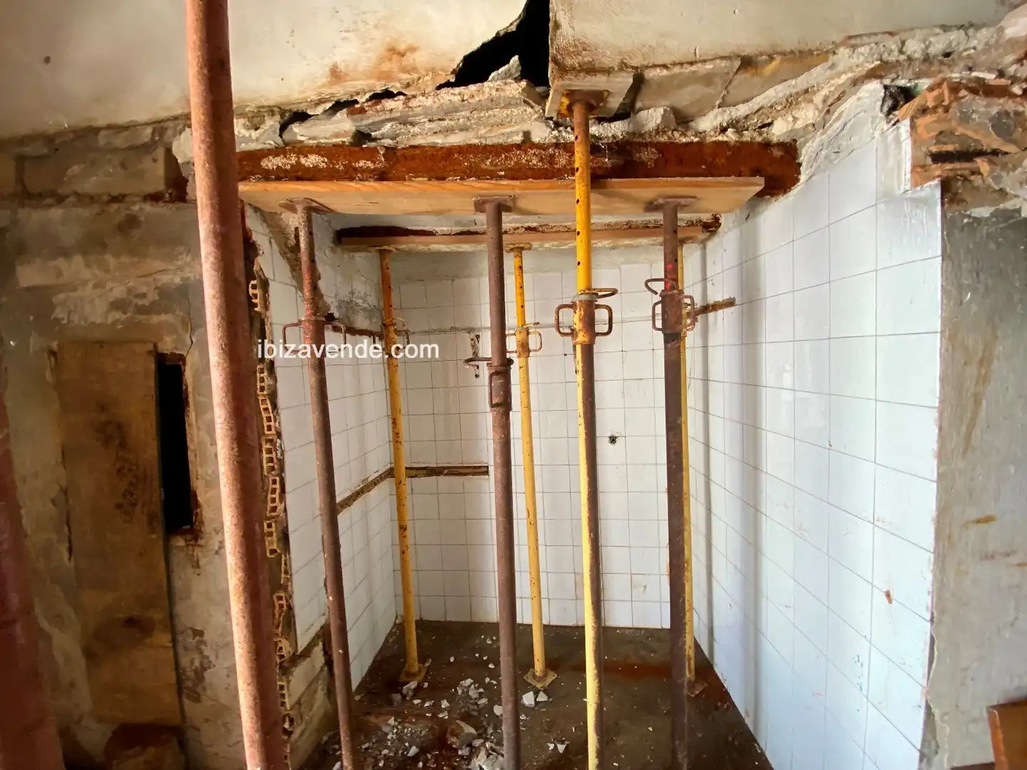 Geschaftsraum zum Verkauf in Carrer Santa Llúcia, Dalt de la Vila - La Marina