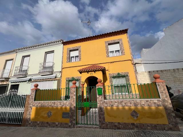 Casa-chalet en Venta en El Coronil