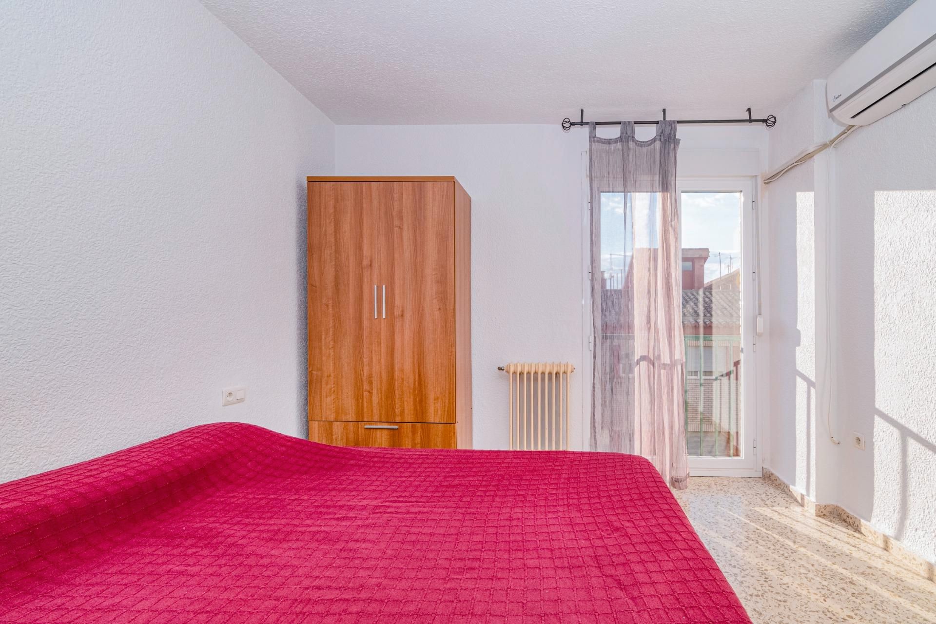 Bedroom of Flat for sale in  Granada Capital  with Air Conditioner, Heating and Terrace