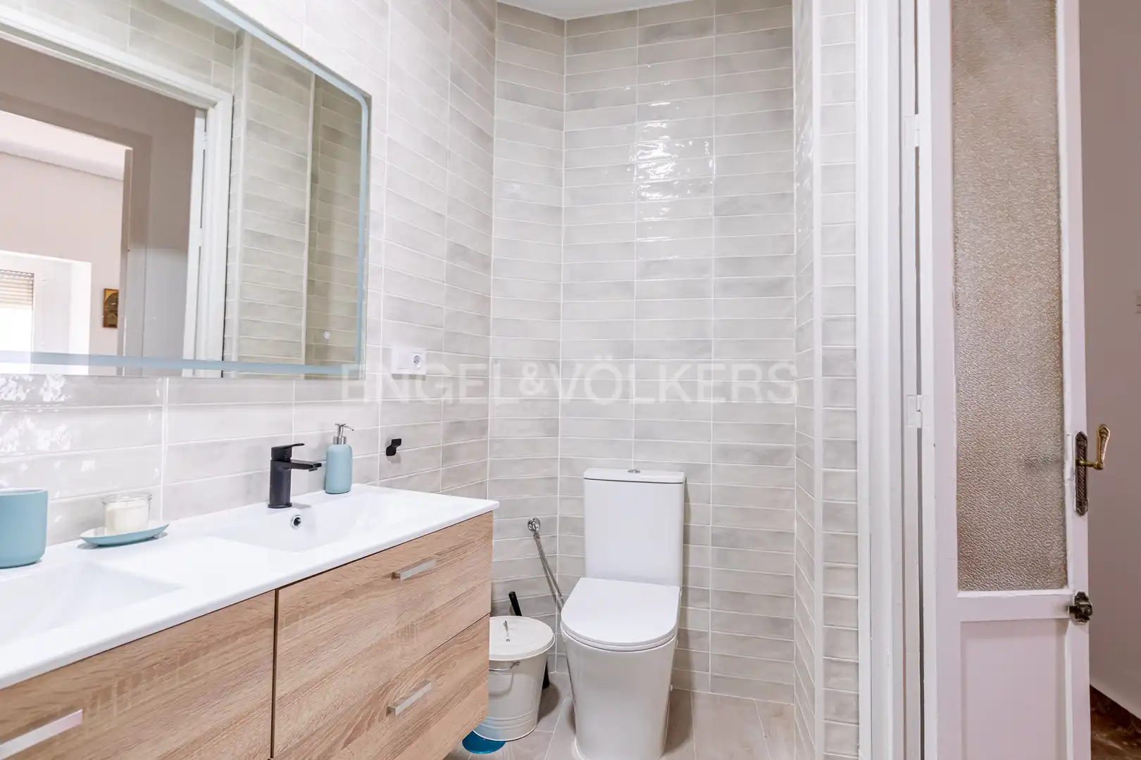 Baño de Piso de alquiler en Sevilla con Aire acondicionado y Calefacción