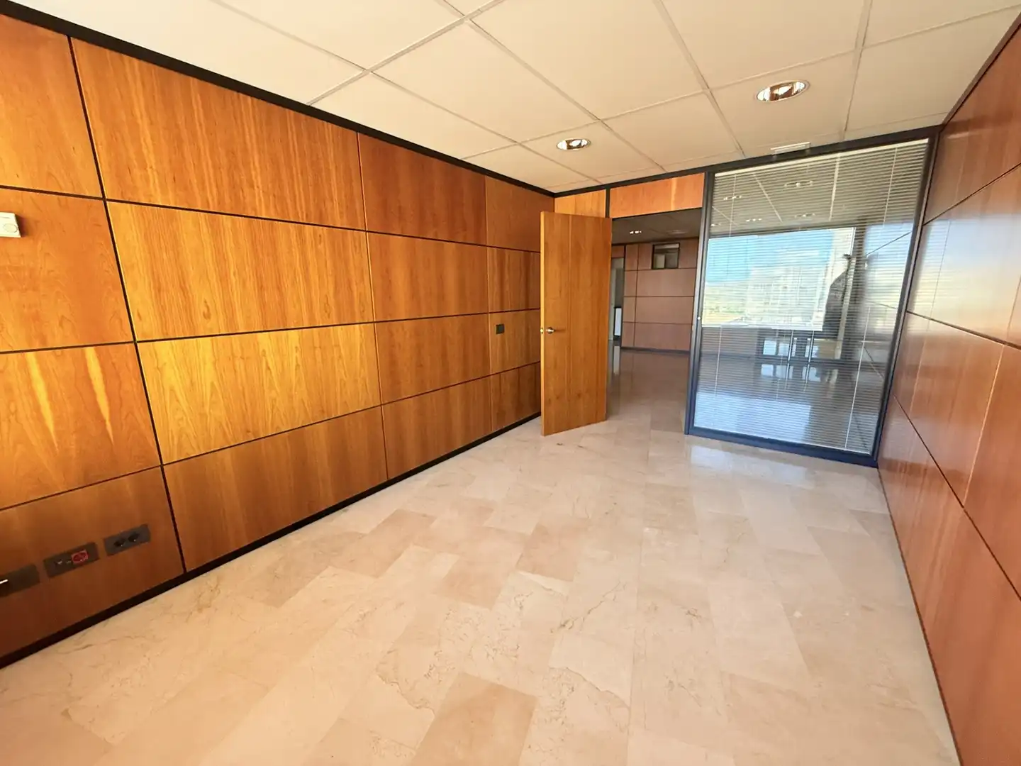 Office for rent in  Palma de Mallorca  with Air Conditioner, Heating and Internet