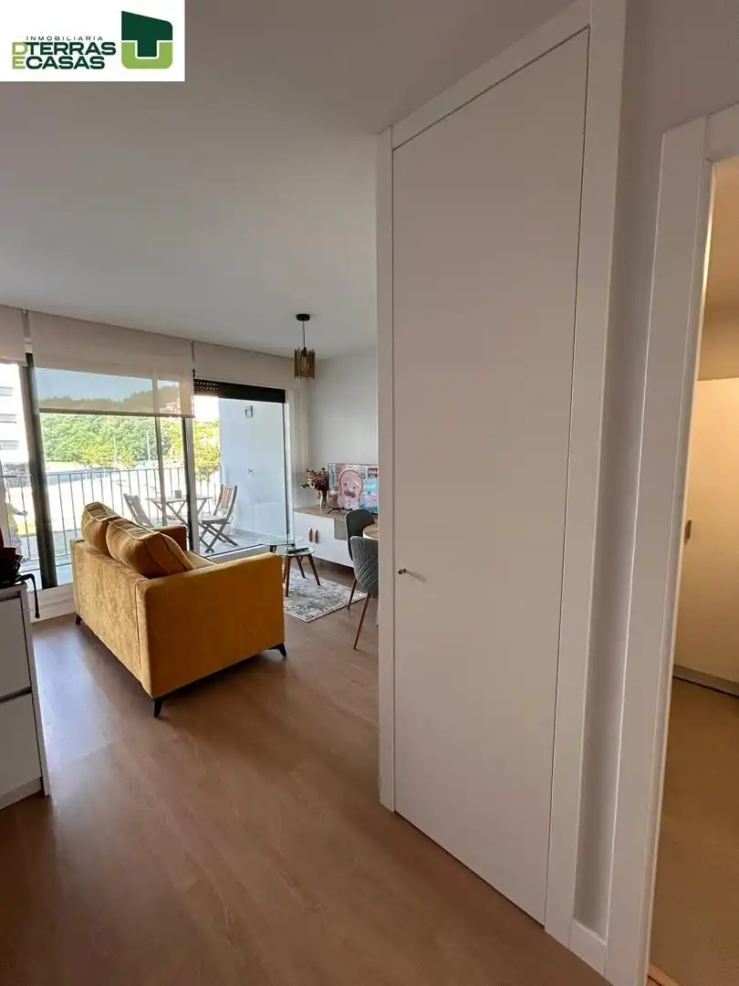 Habitación de Piso de alquiler en Pontevedra Capital  con Calefacción, Terraza y Trastero