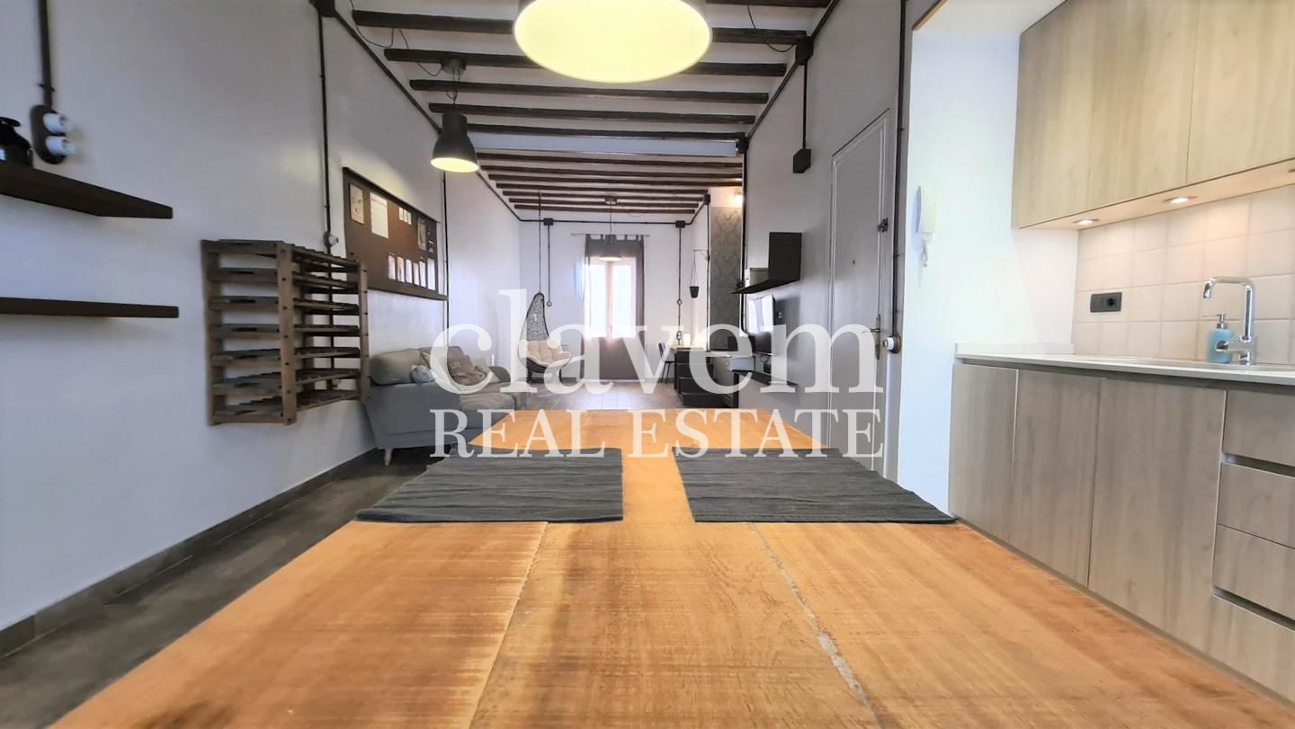 Exterior view of Flat for sale in  Barcelona Capital  with Air Conditioner, Furnished and Balcony