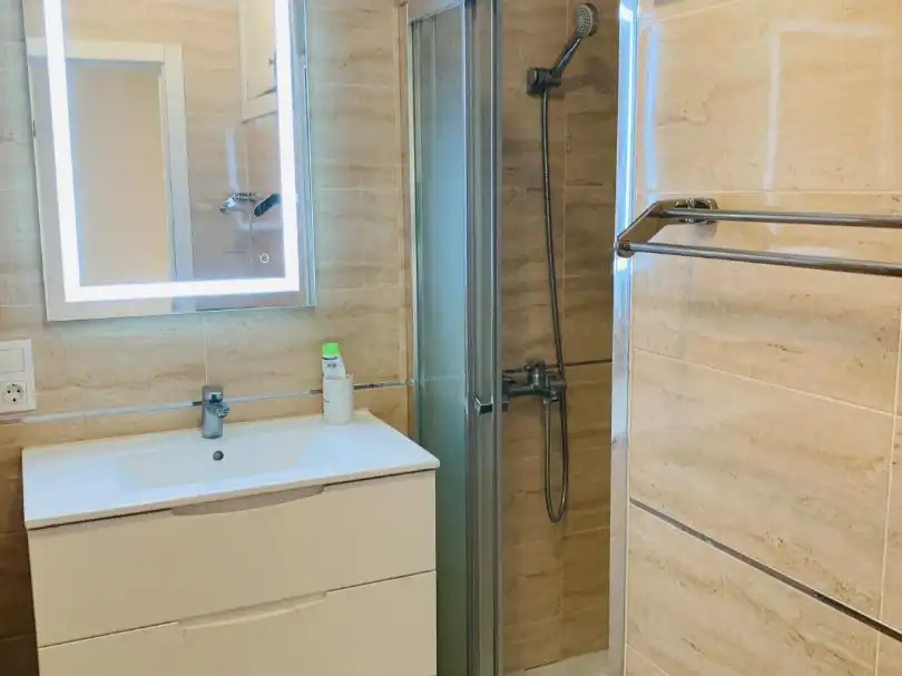 Bathroom of Flat for rent in  Palma de Mallorca  with Parquet flooring, Oven and Microwave