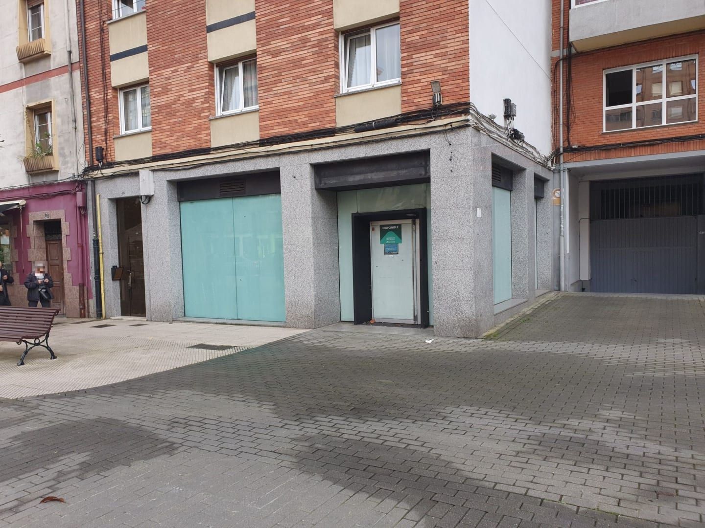 Vista exterior de Local de lloguer en Oviedo 