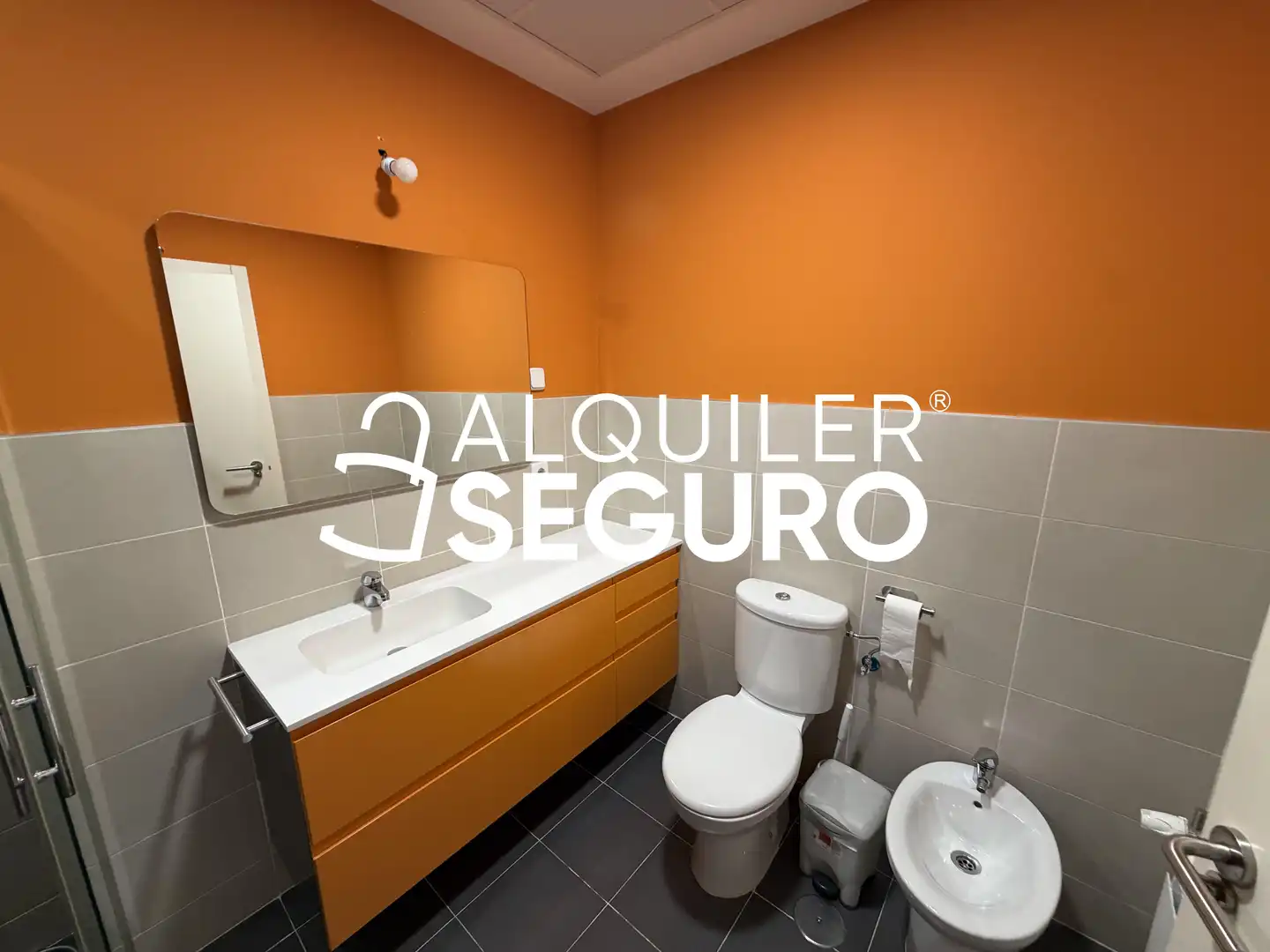 Bany de Pis de lloguer en Getafe amb Aire condicionat, Calefacció i Traster