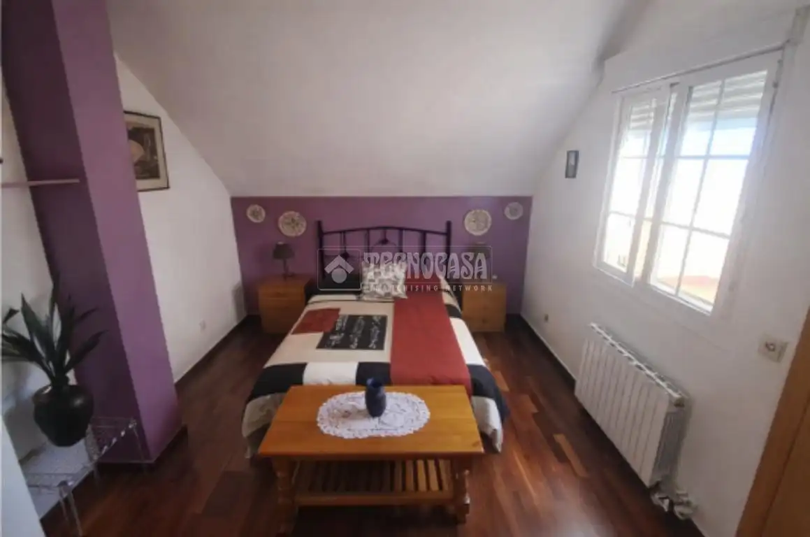 Habitación de Casa adosada en venta en María de Huerva con Aire acondicionado, Calefacción y Jardín privado