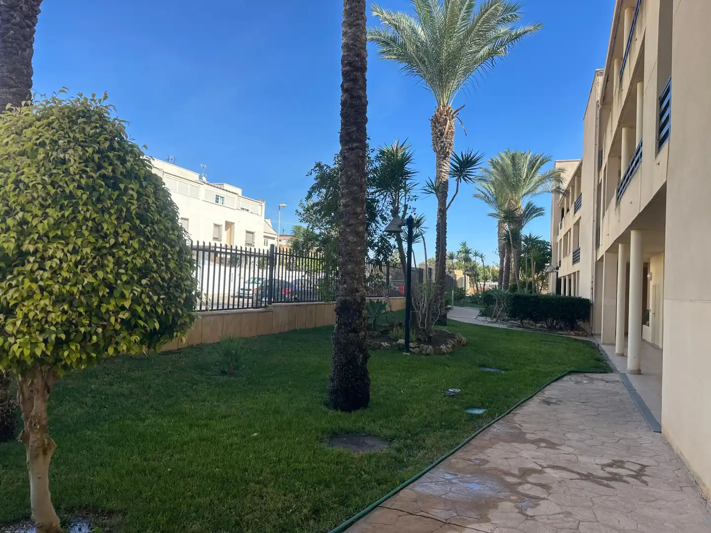 Vista exterior de Apartament en venda en Almería