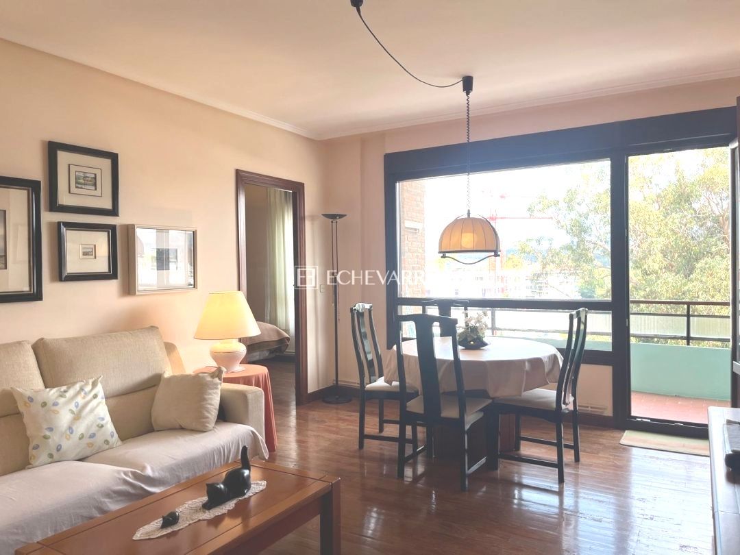 Sala d'estar de Pis en venda en Getxo  amb Calefacció, Terrassa i Traster