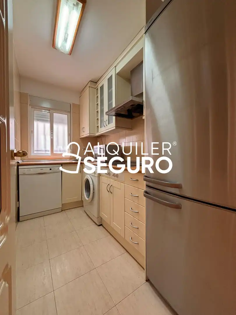 Kitchen of Flat for rent in Madrid  with Air Conditioner and Heating