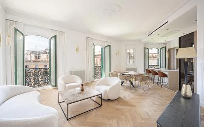 Living room of Apartment for sale in  Barcelona Capital