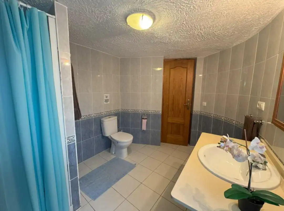 Bany de Casa o xalet en venda en Calpe / Calp amb Aire condicionat, Calefacció i Jardí privat