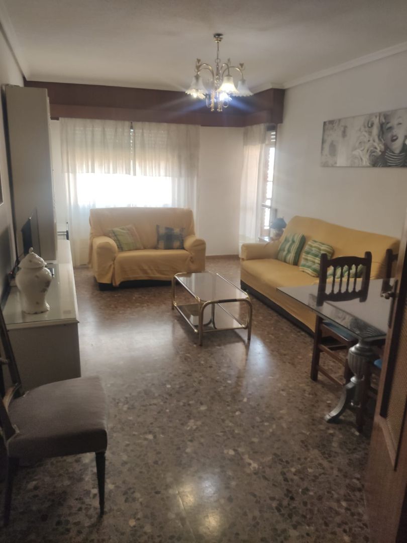 Living room of Flat to share in  Toledo Capital  with Heating, Terrace and Furnished