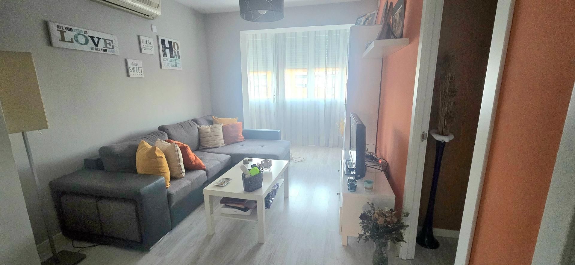 Living room of Flat for sale in  Madrid Capital  with Heating