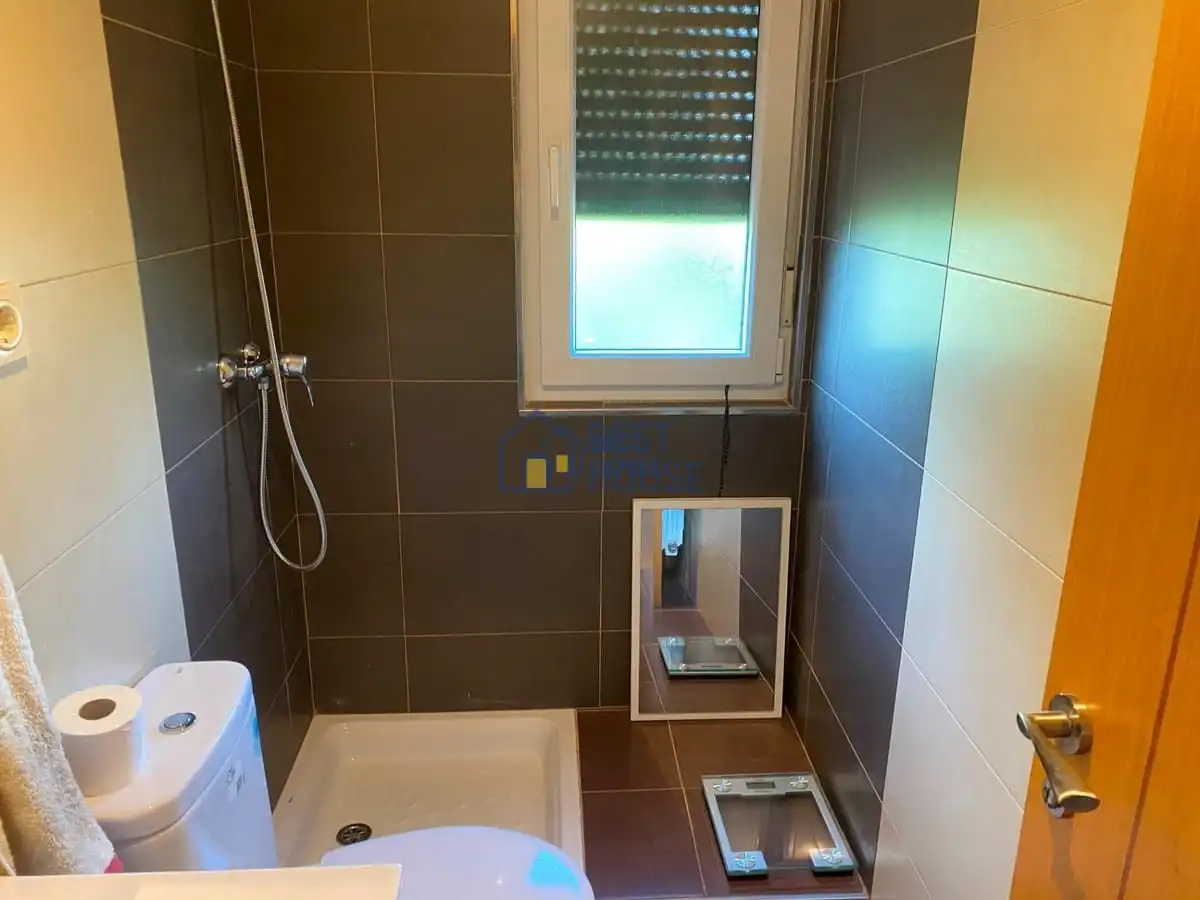 Bathroom of Detached homes for sale in Onzonilla  with Heating, Private garden and Parquet flooring