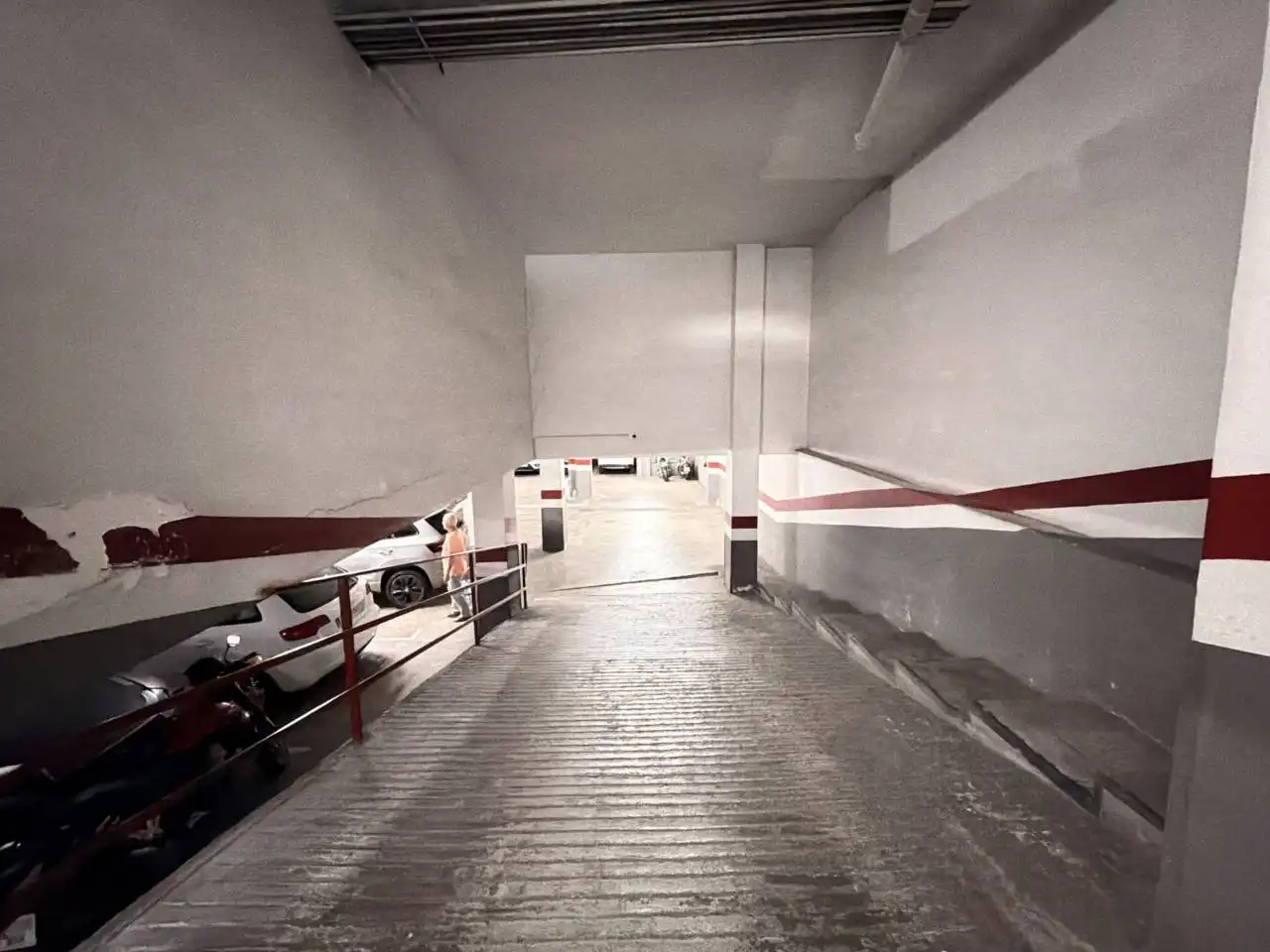 Parking of Garage for rent in Barcelona  with Alarm