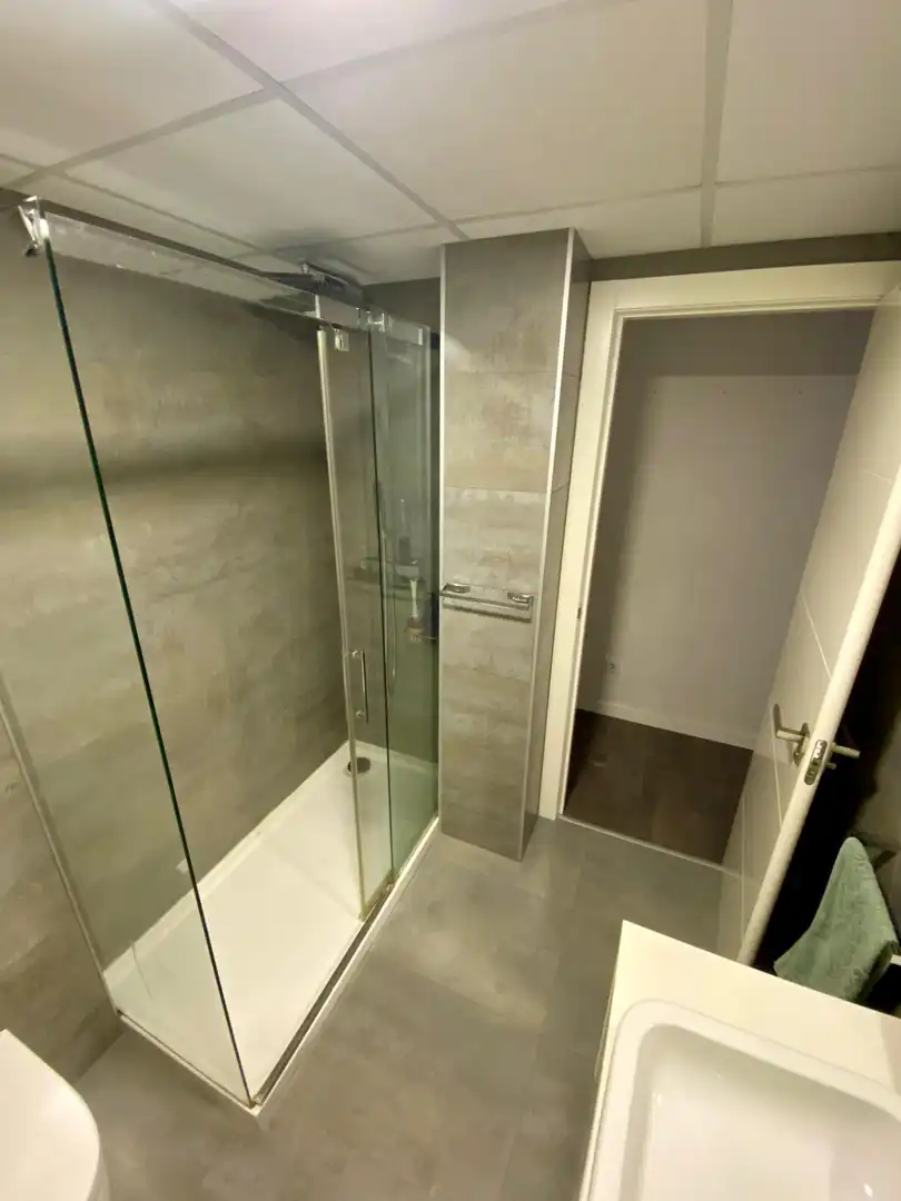 Badezimmer von Wohnung zur Miete in Murcia mit Klimaanlage, Heizung und Privatgarten