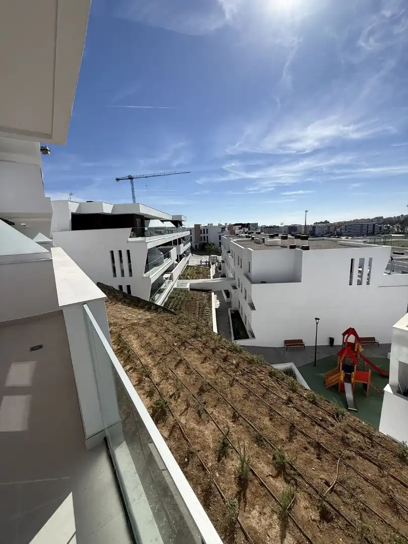 Vista exterior de Pis en venda en Estepona amb Aire condicionat, Terrassa i Internet
