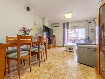 Wohnung mit Balkon zum Verkauf in Carrer Dos