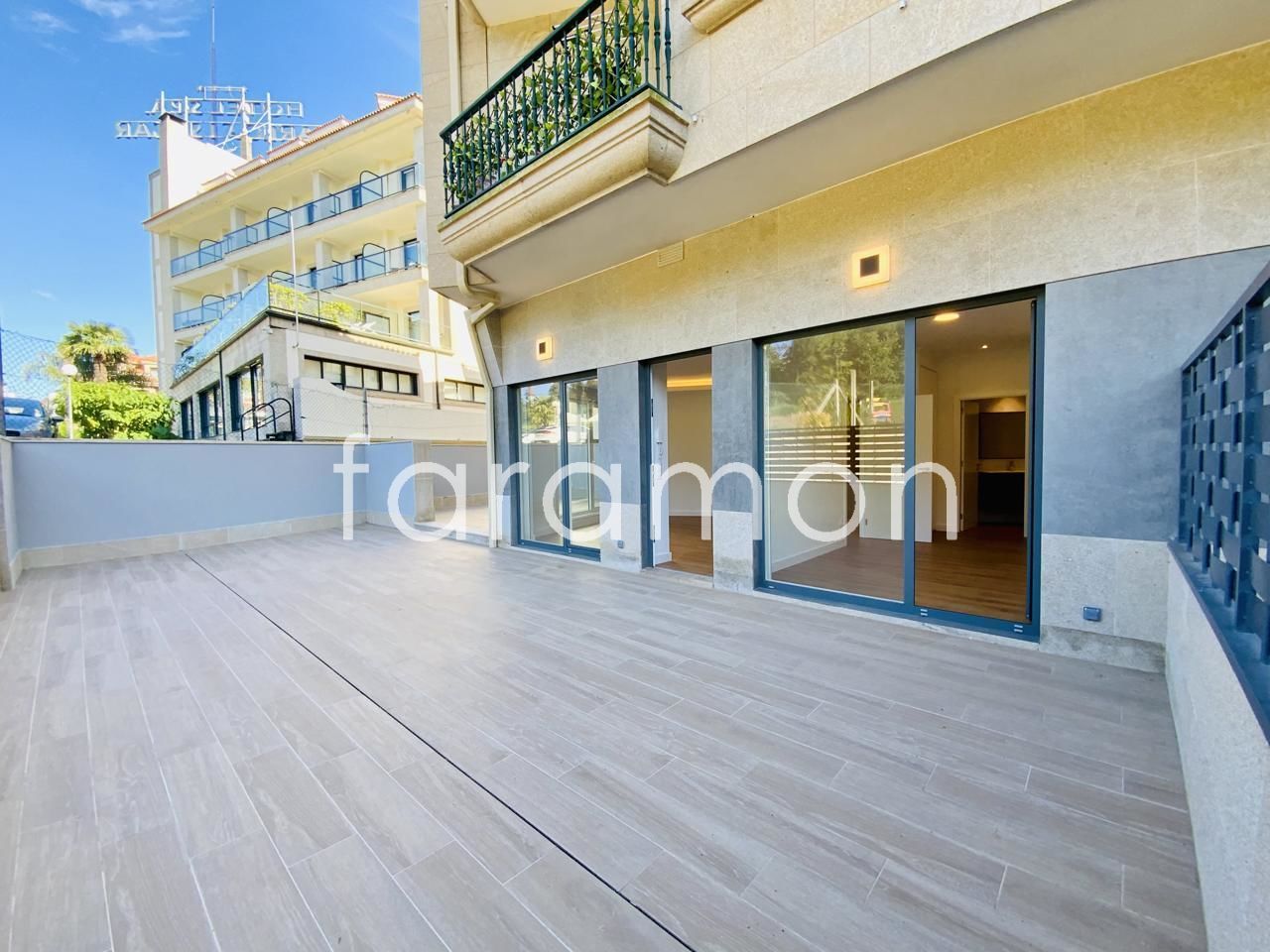 Exterior view of Flat for sale in Sanxenxo  with Terrace, Storage room and Internet