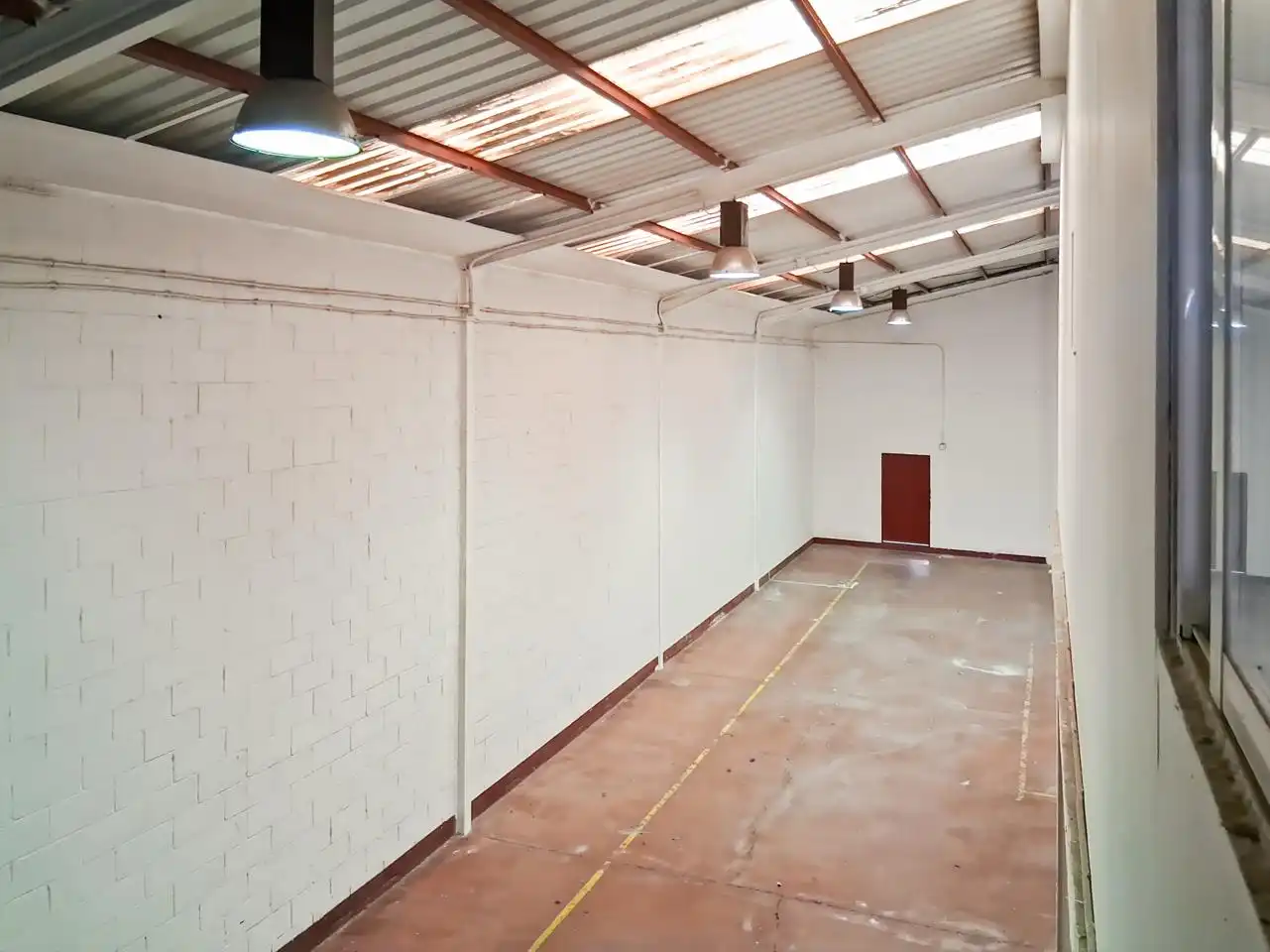 Nau industrial en venda a Rivas Futura