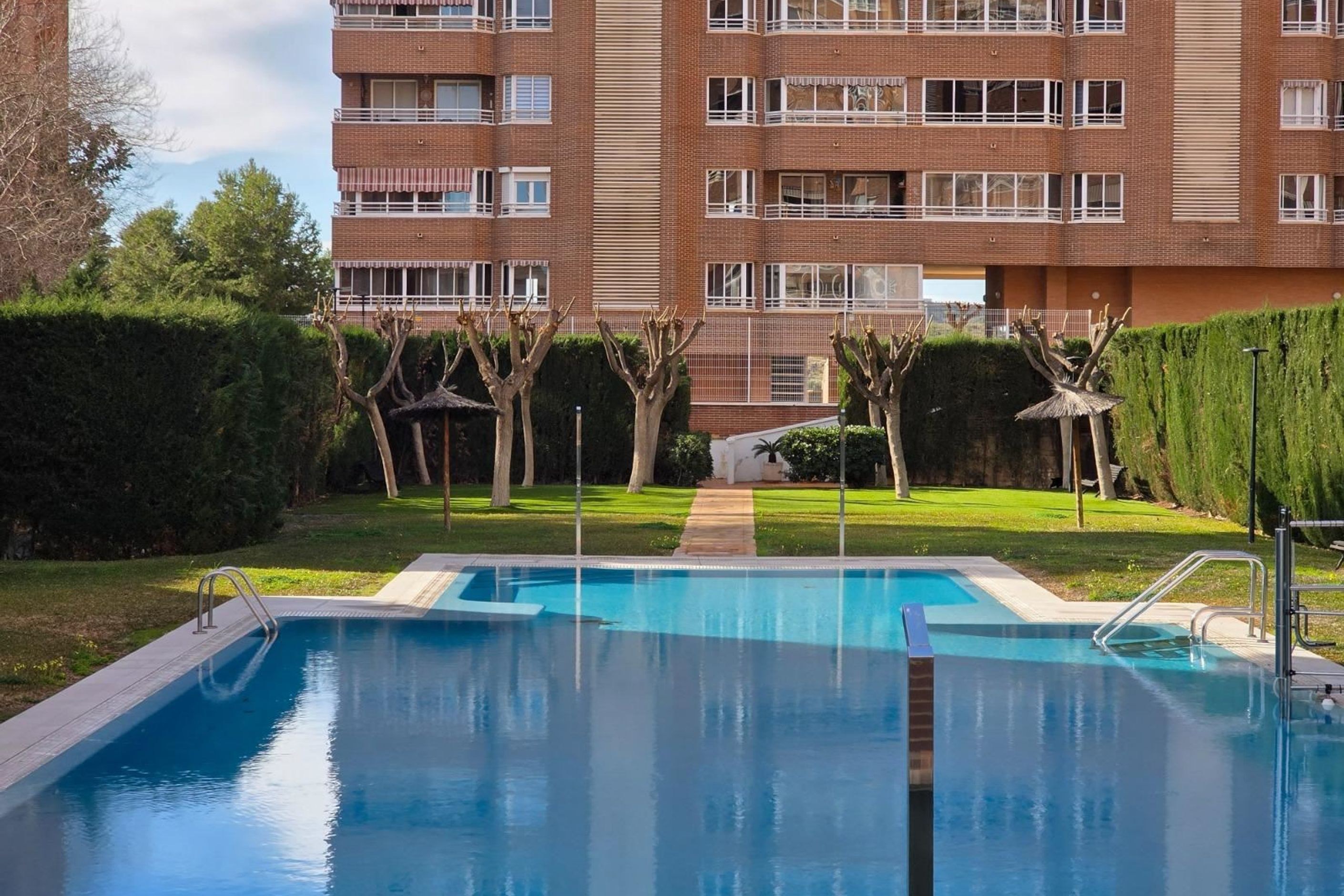 Swimming pool of Apartment for sale in Alicante / Alacant