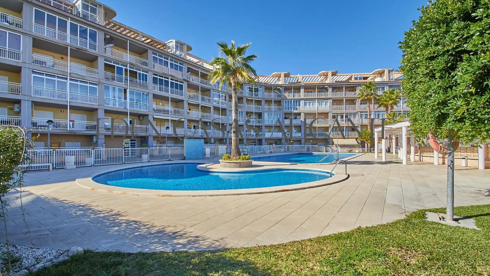 Piscina de Piso en venta en El Campello con Aire acondicionado, Jardín privado y Terraza