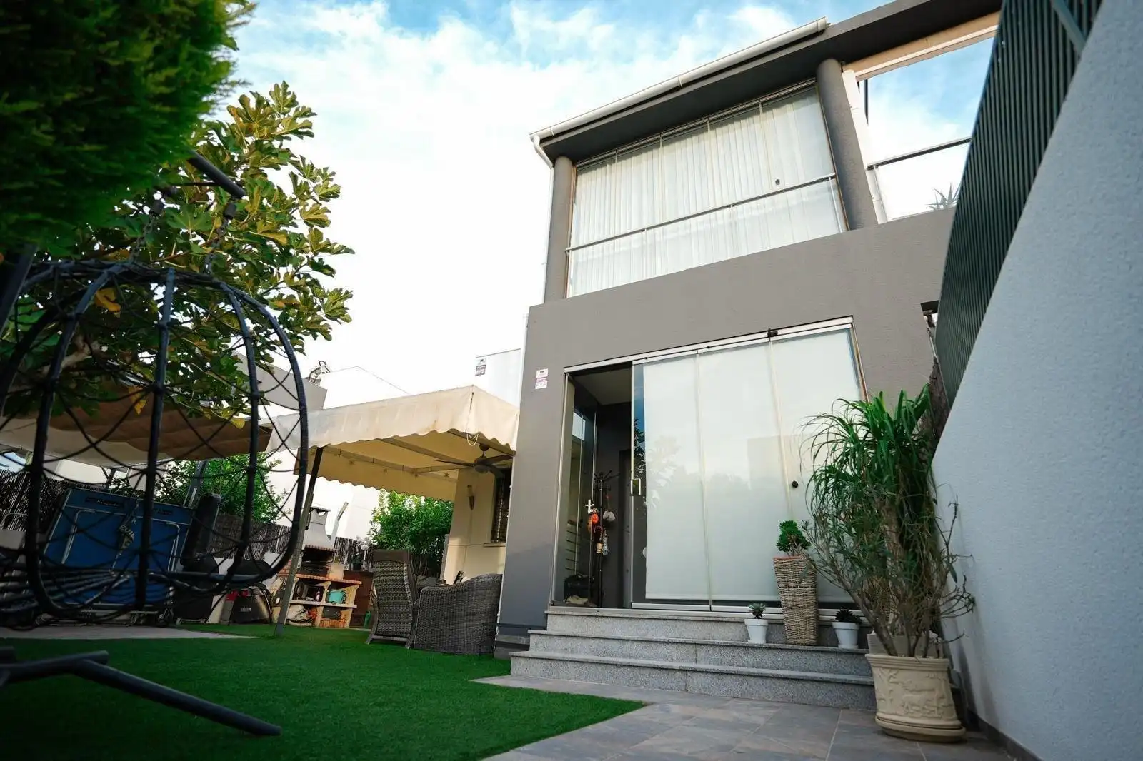 Außenansicht von Country house zum Verkauf in Torrevieja mit Privatgarten, Schwimmbad und Möbliert