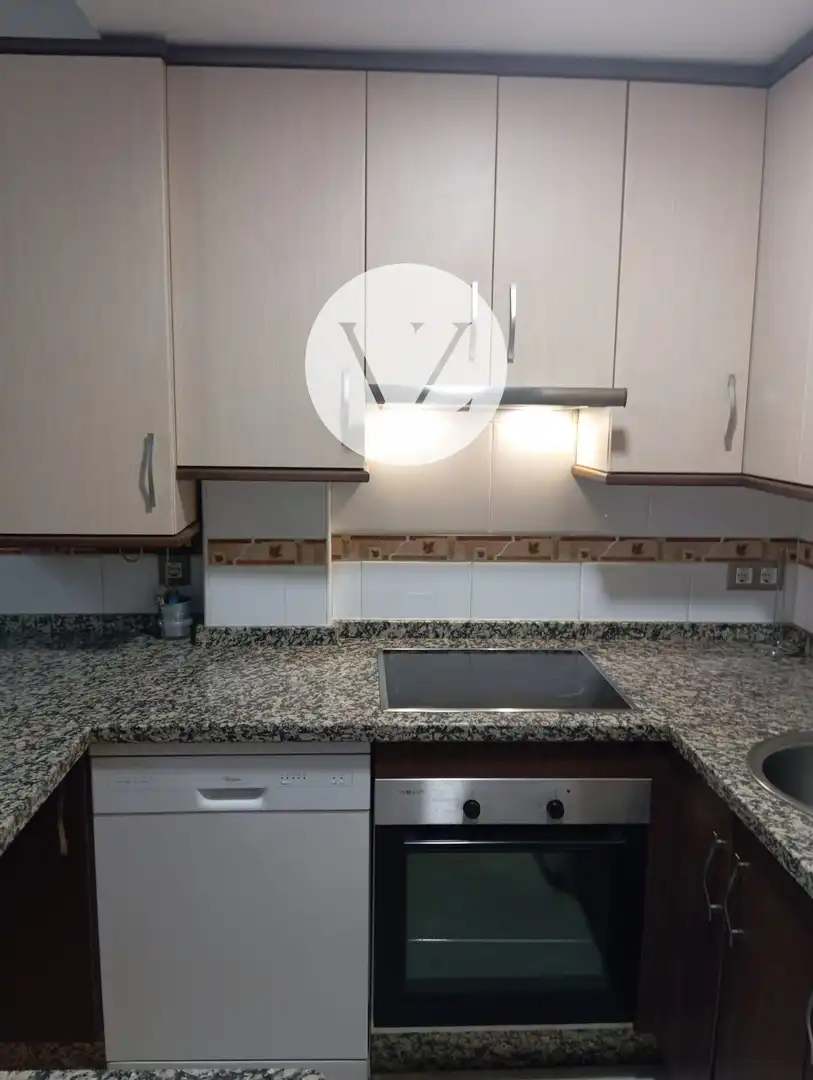Cuina de Apartament de lloguer en Salamanca amb Calefacció, Terrassa i Moblat