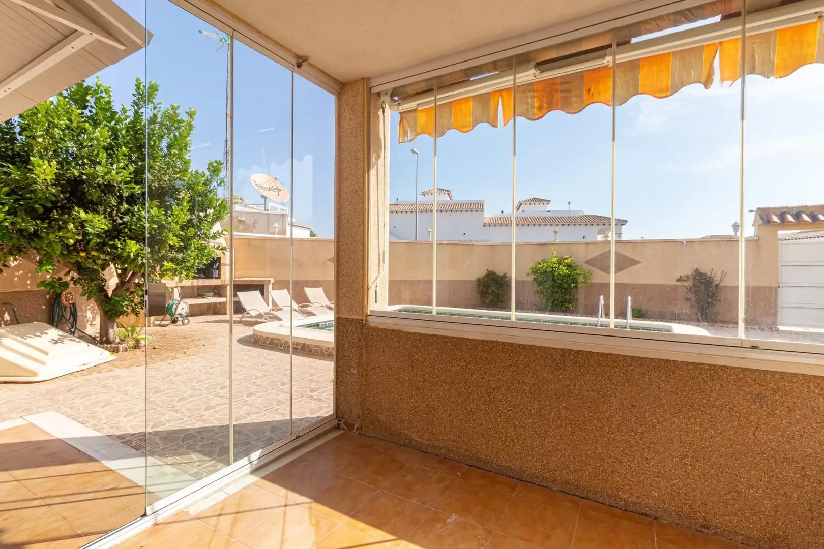 Terrassa de Casa o xalet en venda en Orihuela amb Aire condicionat, Jardí privat i Terrassa