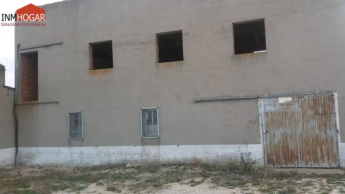 Vista exterior de Nave industrial en venta en Crespos