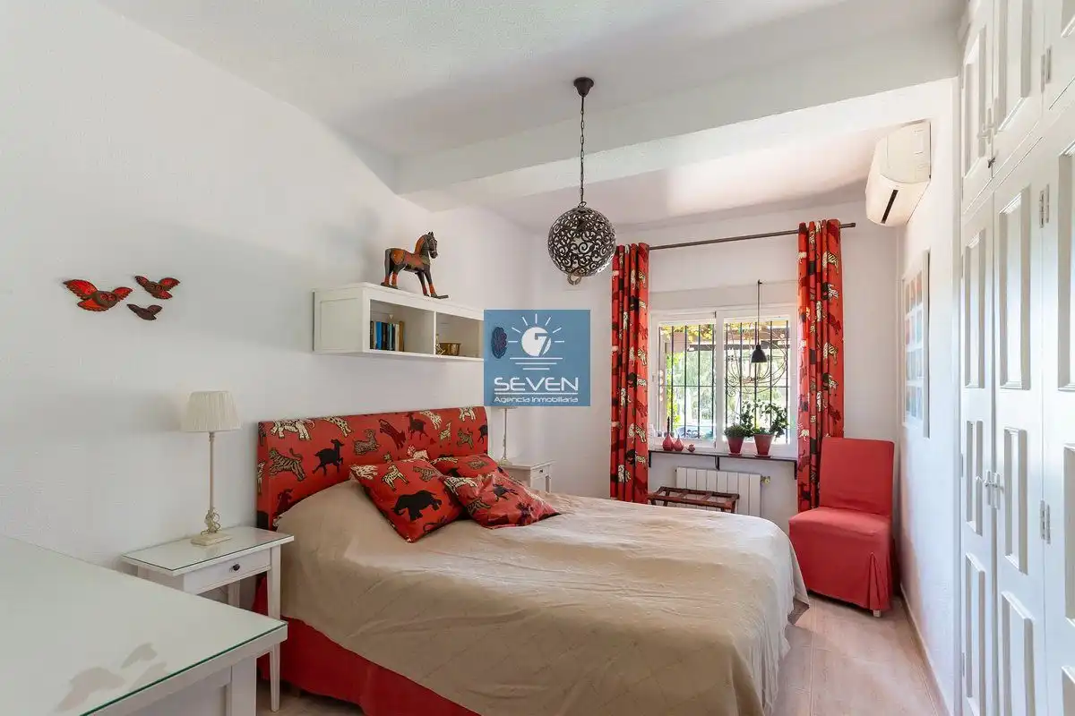 Bedroom of Houses for rent in Almuñécar  with Air Conditioner, Heating and Private garden