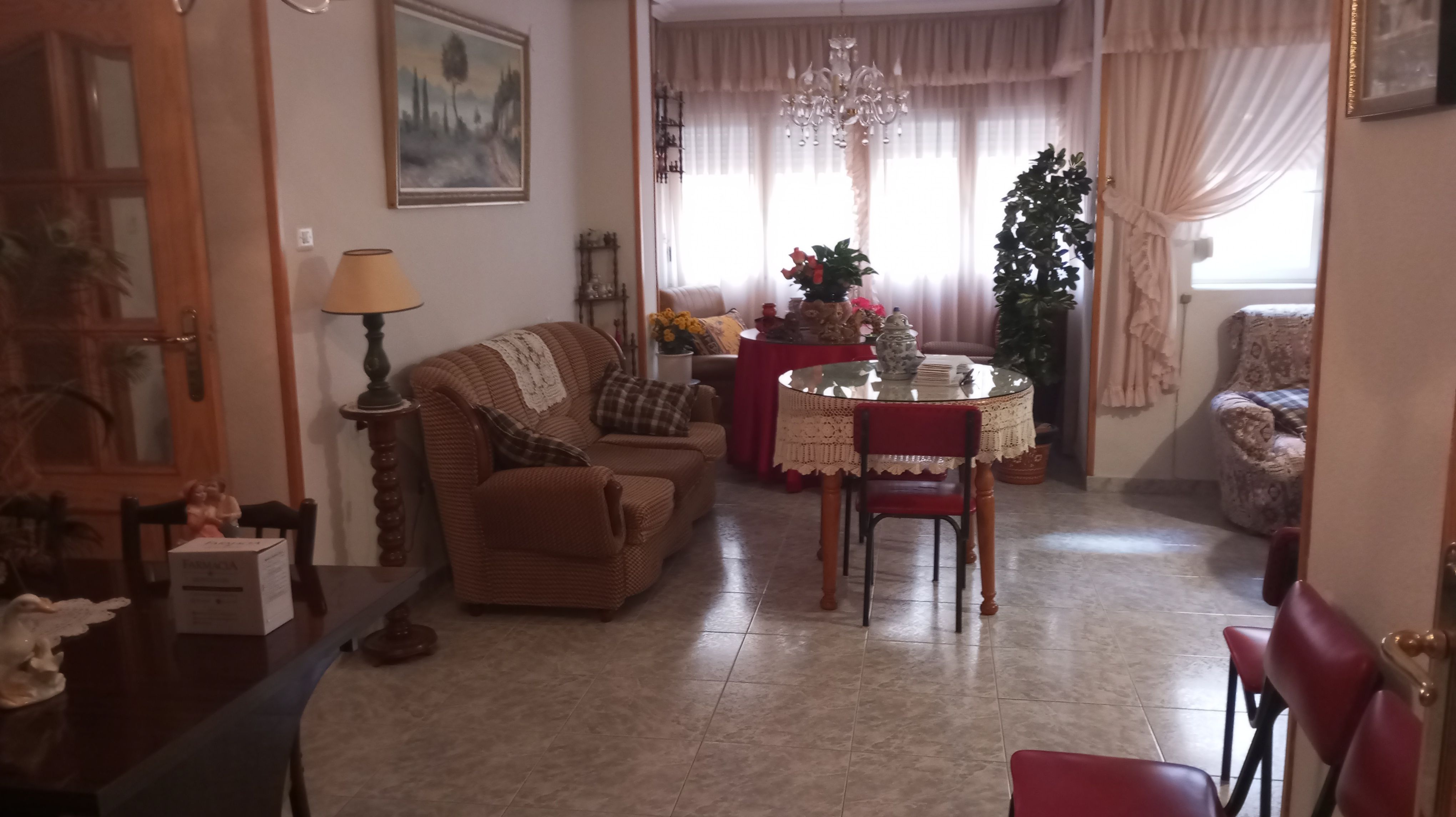 Sala d'estar de Pis en venda en Baza amb Moblat