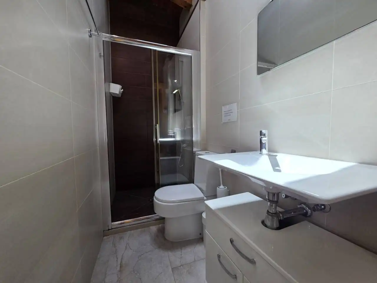Baño de Casa o chalet en venta en Montcada i Reixac con Aire acondicionado, Calefacción y Jardín privado