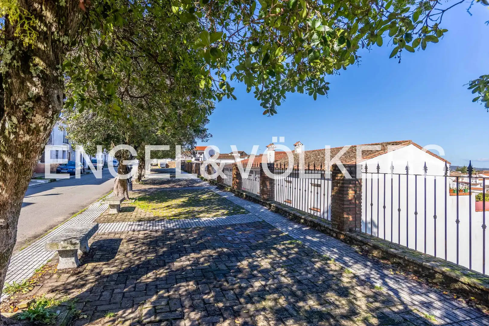 Vista exterior de Casa o xalet en venda en Cortegana amb Calefacció, Jardí privat i Terrassa