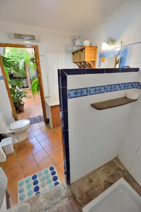 Baño de Casa adosada en venta en Benaoján con Calefacción, Terraza y Jacuzzi
