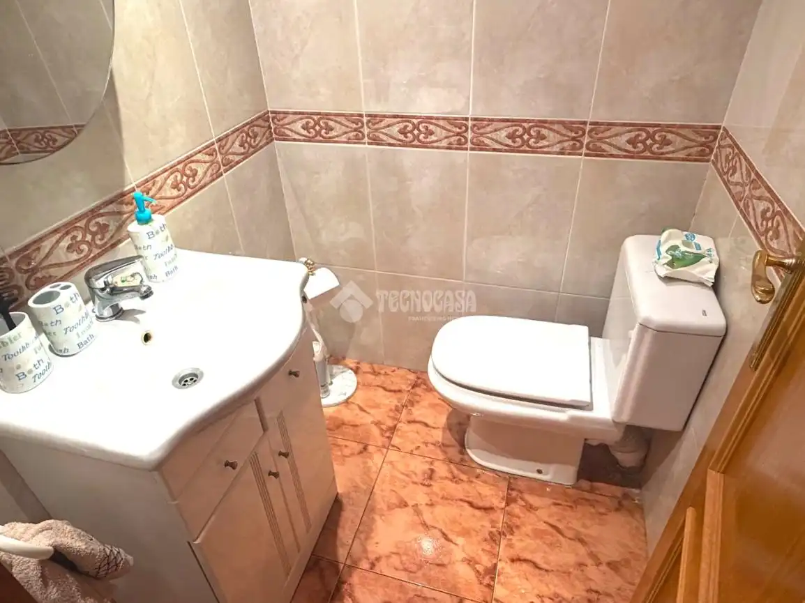 Baño de Piso en venta en Valencia con Aire acondicionado y Balcón